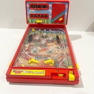Nintendo Vintage Donkey Kong Country Super Electronic Pinball Game!